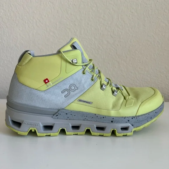 On Running Cloudtrax Waterproof Hiking Shoes Women’s 8 Gray Yellow - Picture 2 of 10